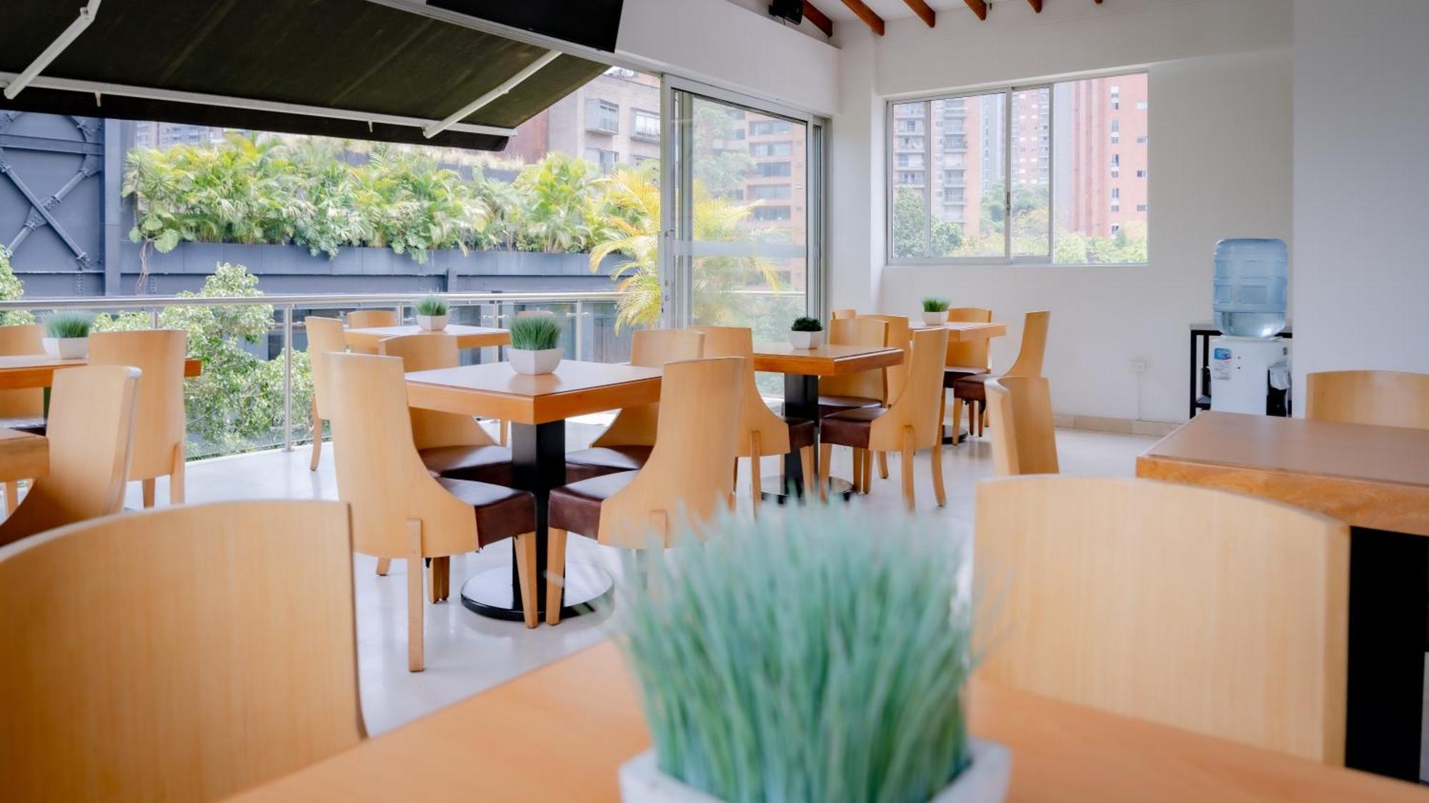 Hotel Madeiro Medellín Zewnętrze zdjęcie