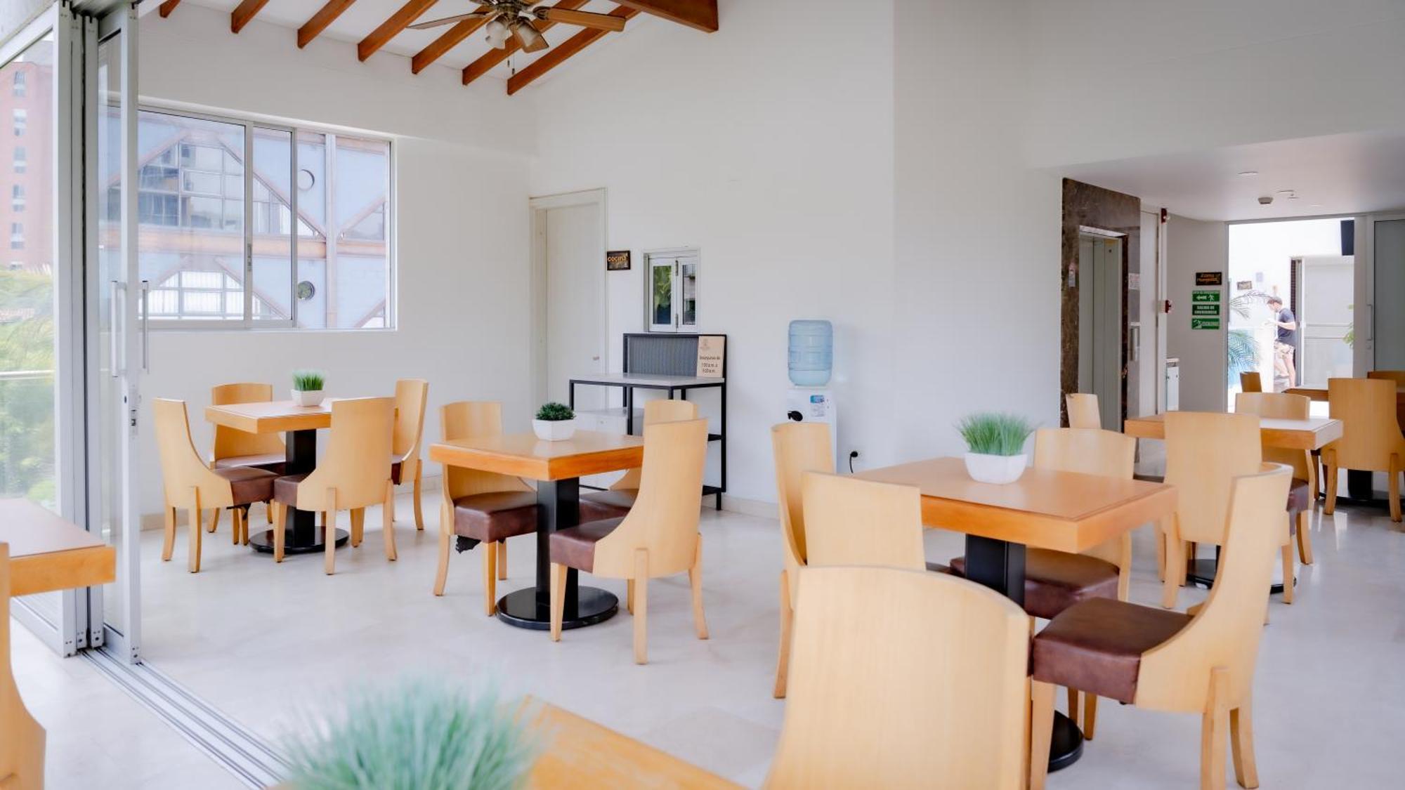 Hotel Madeiro Medellín Zewnętrze zdjęcie