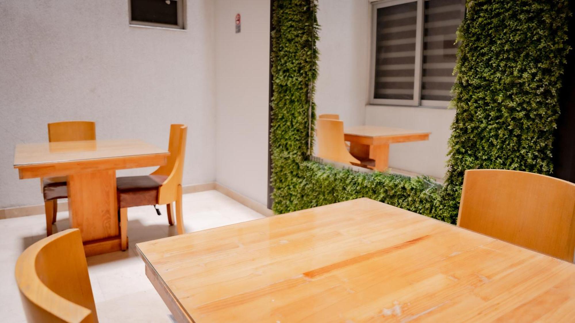 Hotel Madeiro Medellín Zewnętrze zdjęcie