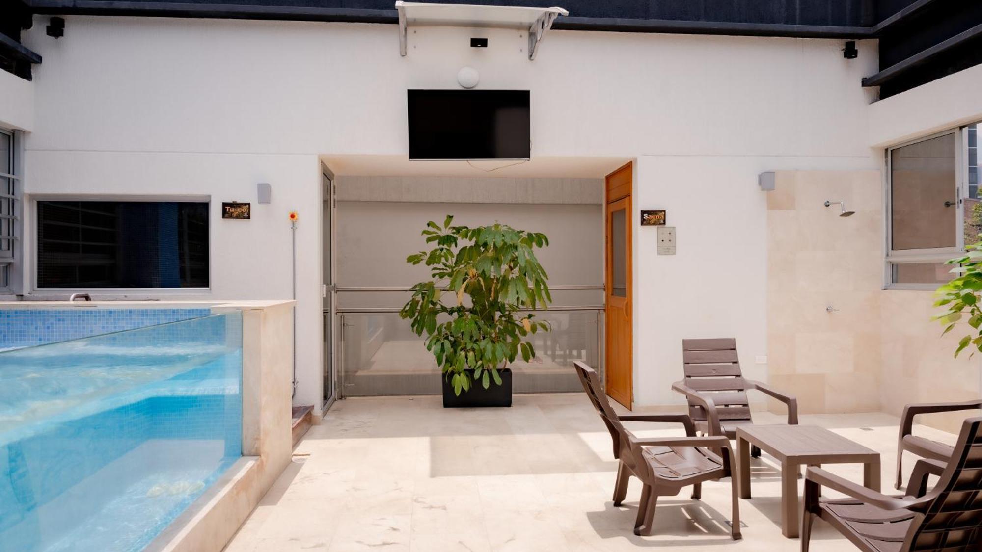 Hotel Madeiro Medellín Zewnętrze zdjęcie