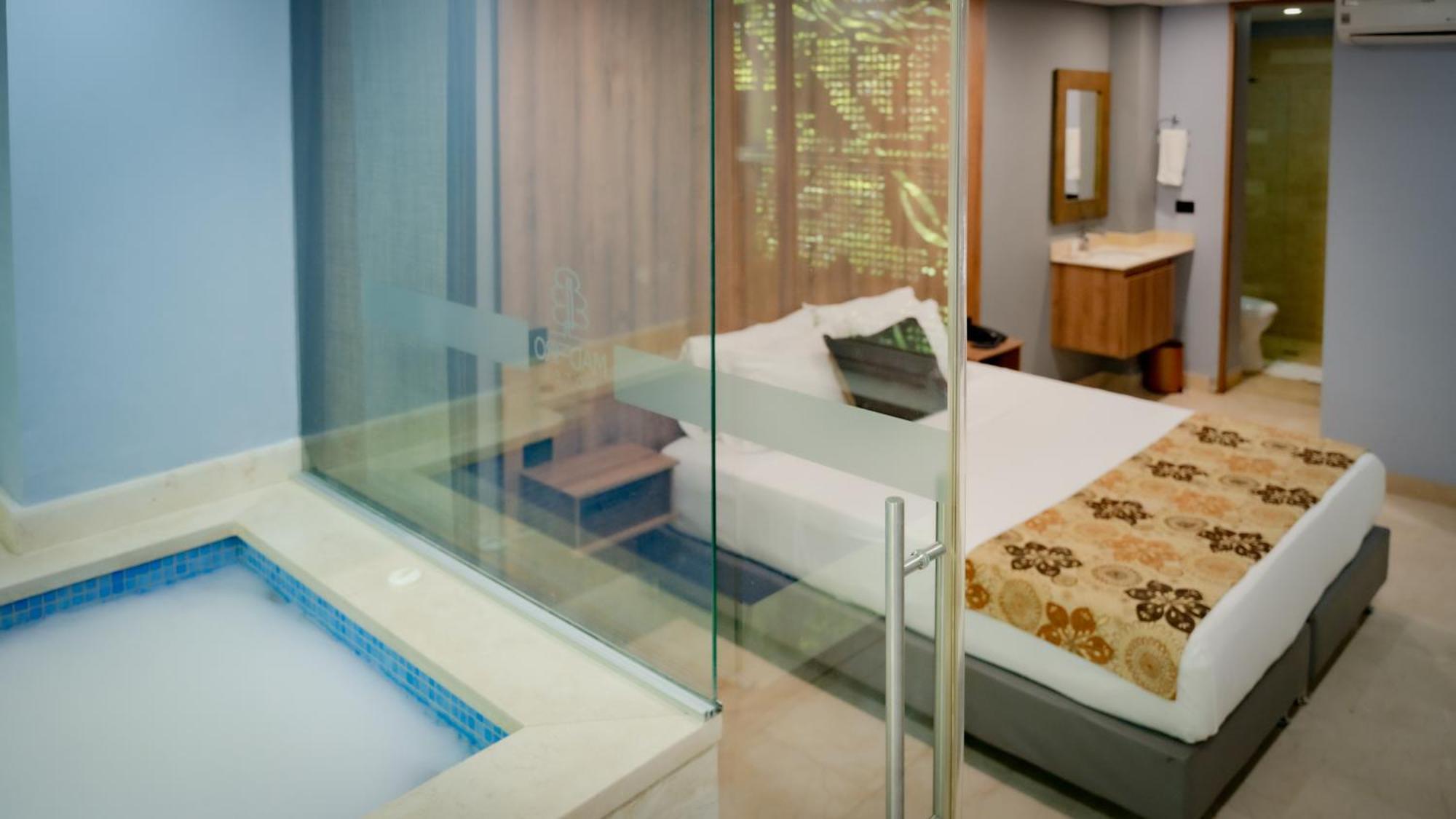 Hotel Madeiro Medellín Zewnętrze zdjęcie