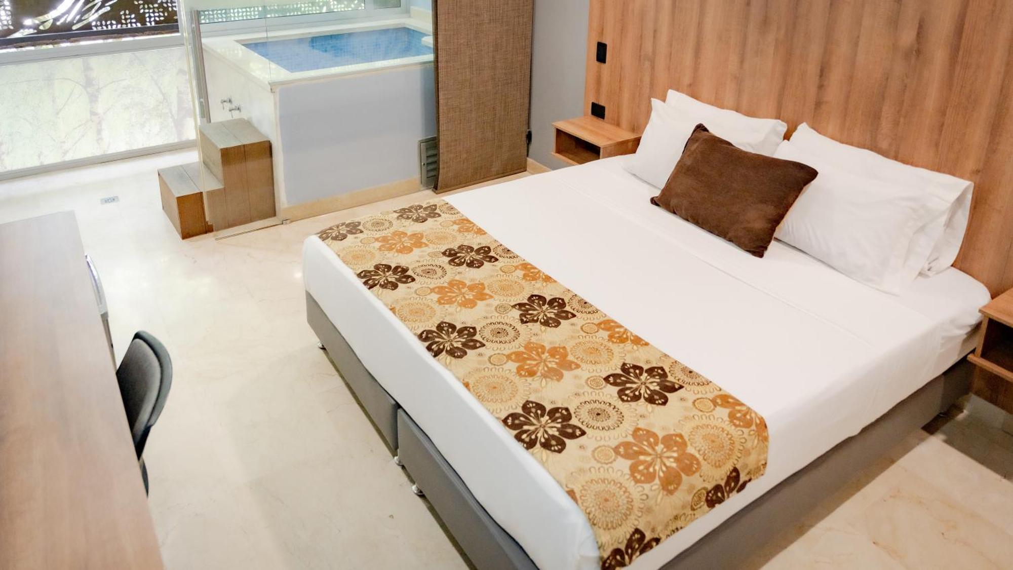 Hotel Madeiro Medellín Zewnętrze zdjęcie