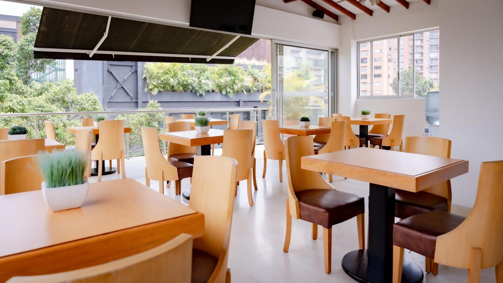 Hotel Madeiro Medellín Zewnętrze zdjęcie