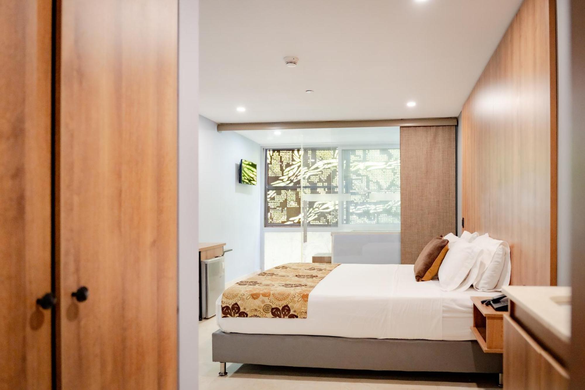 Hotel Madeiro Medellín Zewnętrze zdjęcie